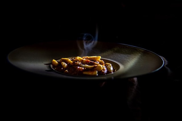 Makarun at “Splitska Trpeza”: Cooking for the Community