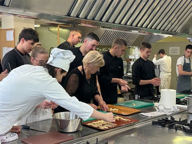 Chef Franko Brečić Held a Filet Mignon & Traditional Pašticada Masterclass at Wallner Hospitality School